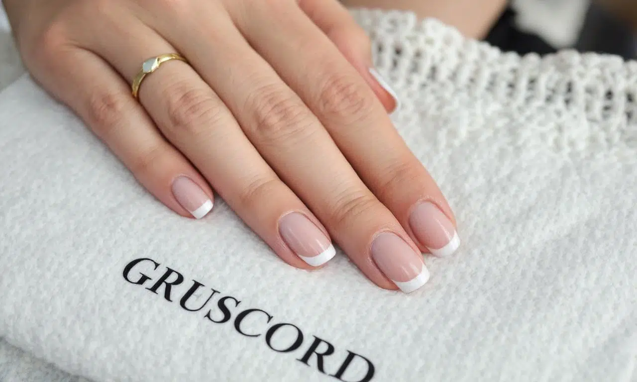 Transformeer je nagels met deze onmisbare Franse look!